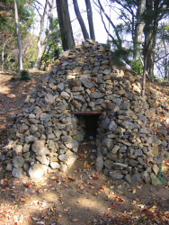 石積みの祠