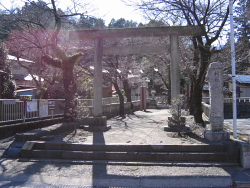 途中、神社が、ここから仏果山まで２時間３０分