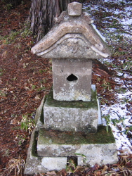 山頂の祠　その１