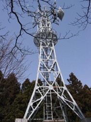 山頂の鉄塔