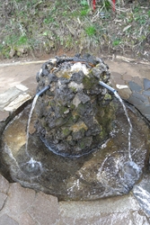 護摩屋敷の水