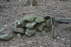 昔の小屋の跡