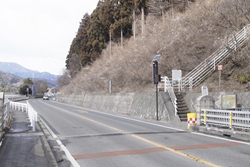 仏果山への登山口