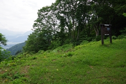 富倉峠の全景