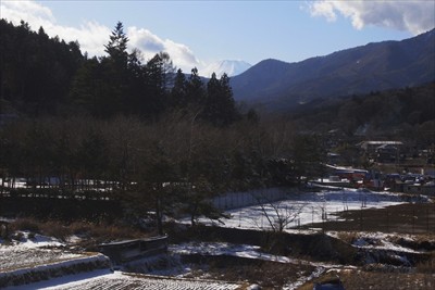 振り返ると富士山が頭を出してい...