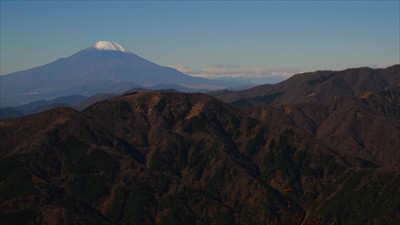 山頂の西側の展望。...