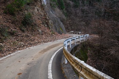 あっ、登り切ったのか？　平にな...