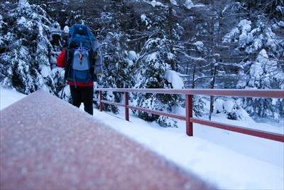 今回はテント泊なので、荷物が沢...