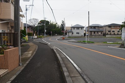 ・・・この道は車でよく通る道。...