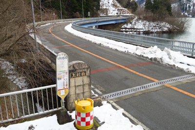 登山口まで戻ってきた。ここでチ...