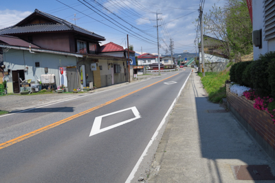 市街地を歩く。...