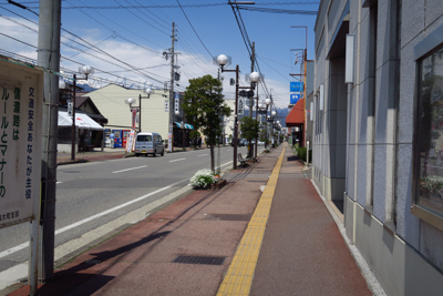 それにしてもコンビニ無いな〜。...