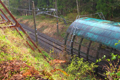 あ〜、電車のトンネルか。...