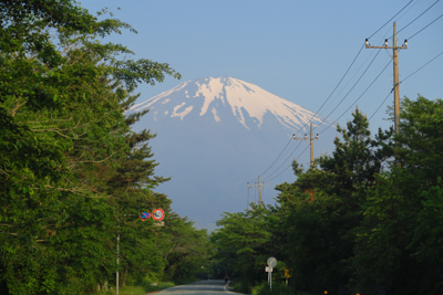 今年の富士山は雪は少なそうだな...