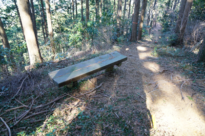 山頂にいても面白くないので、北...