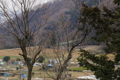 ほら、ここから小倉山の登山口の...