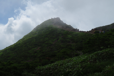 おっ！　あそこが朝日岳かっ！　...