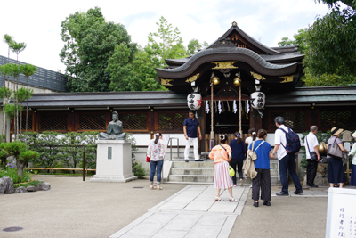 ・・・晴明神社到着。もちろん・...