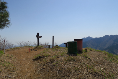 権現平から20分ほどで・・・...