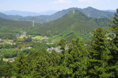 鳥屋の集落だろうか、里山の景色...