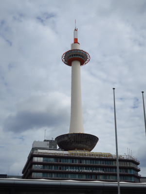 京都タワー。...