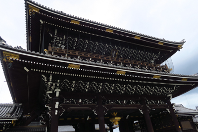 こっちは東本願寺。西本願寺から...