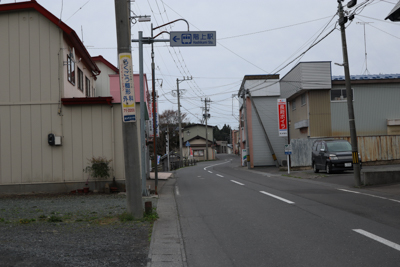 ・・・階上駅への案内板があり、...