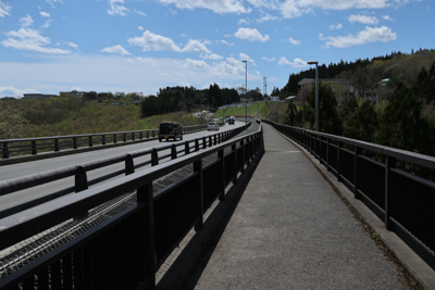 大きな橋（有家大橋？）を渡る。...